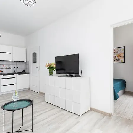 Kolejowa Apartment With A Mezzanine Miedzyzdroje By Noclegi Renters Exterior photo